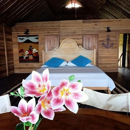Hostal Velero Relax Guachaca Eksteriør bilde