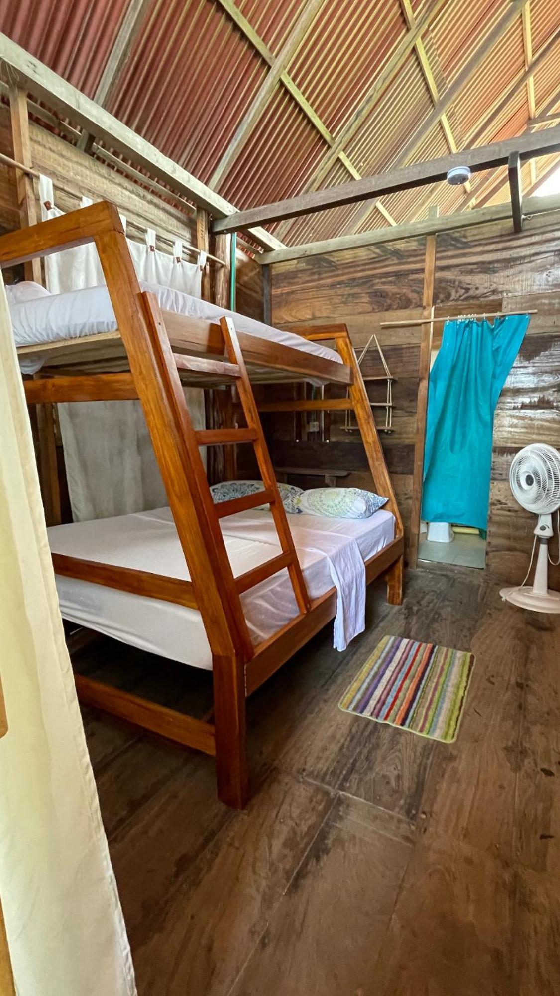 Hostal Velero Relax Guachaca Eksteriør bilde