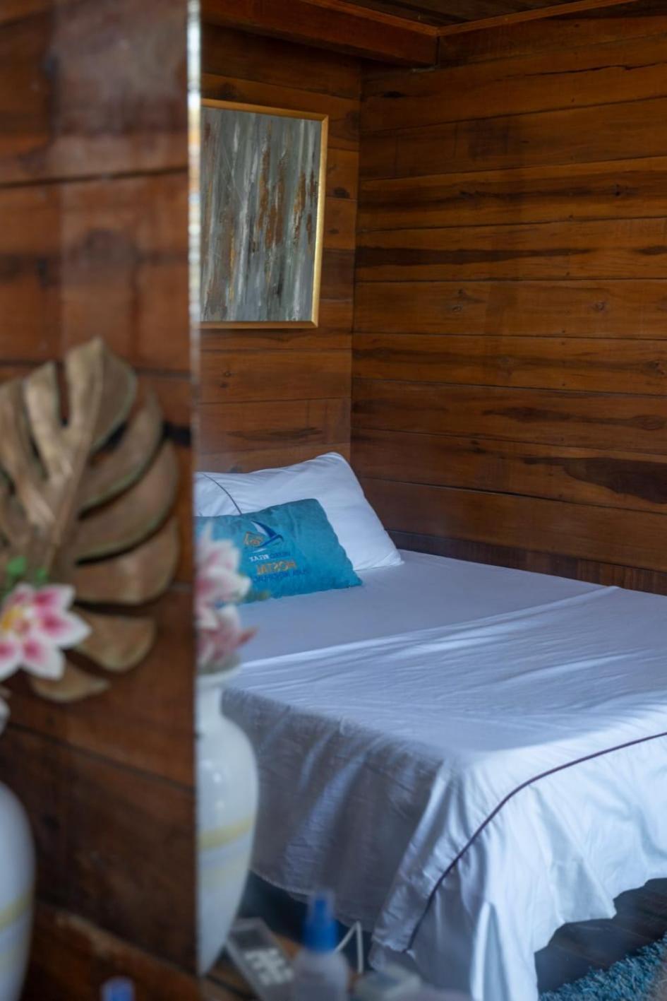 Hostal Velero Relax Guachaca Eksteriør bilde