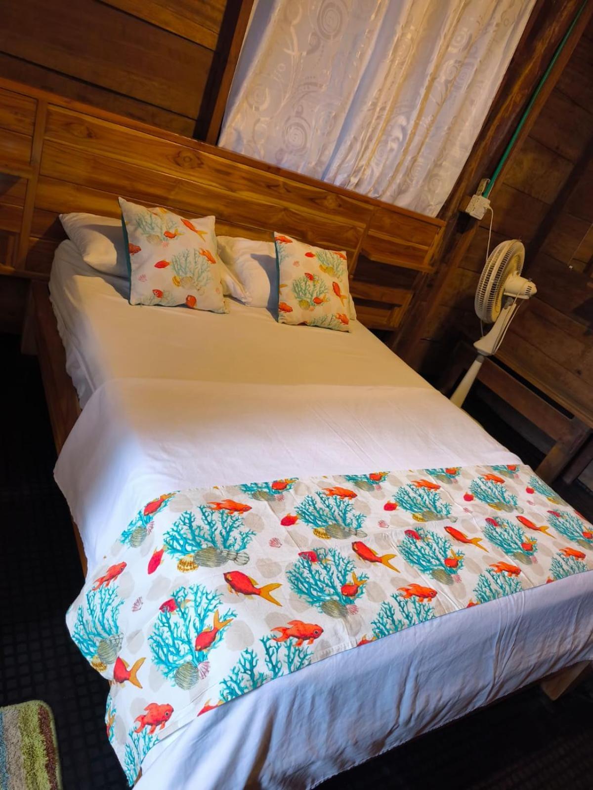 Hostal Velero Relax Guachaca Eksteriør bilde
