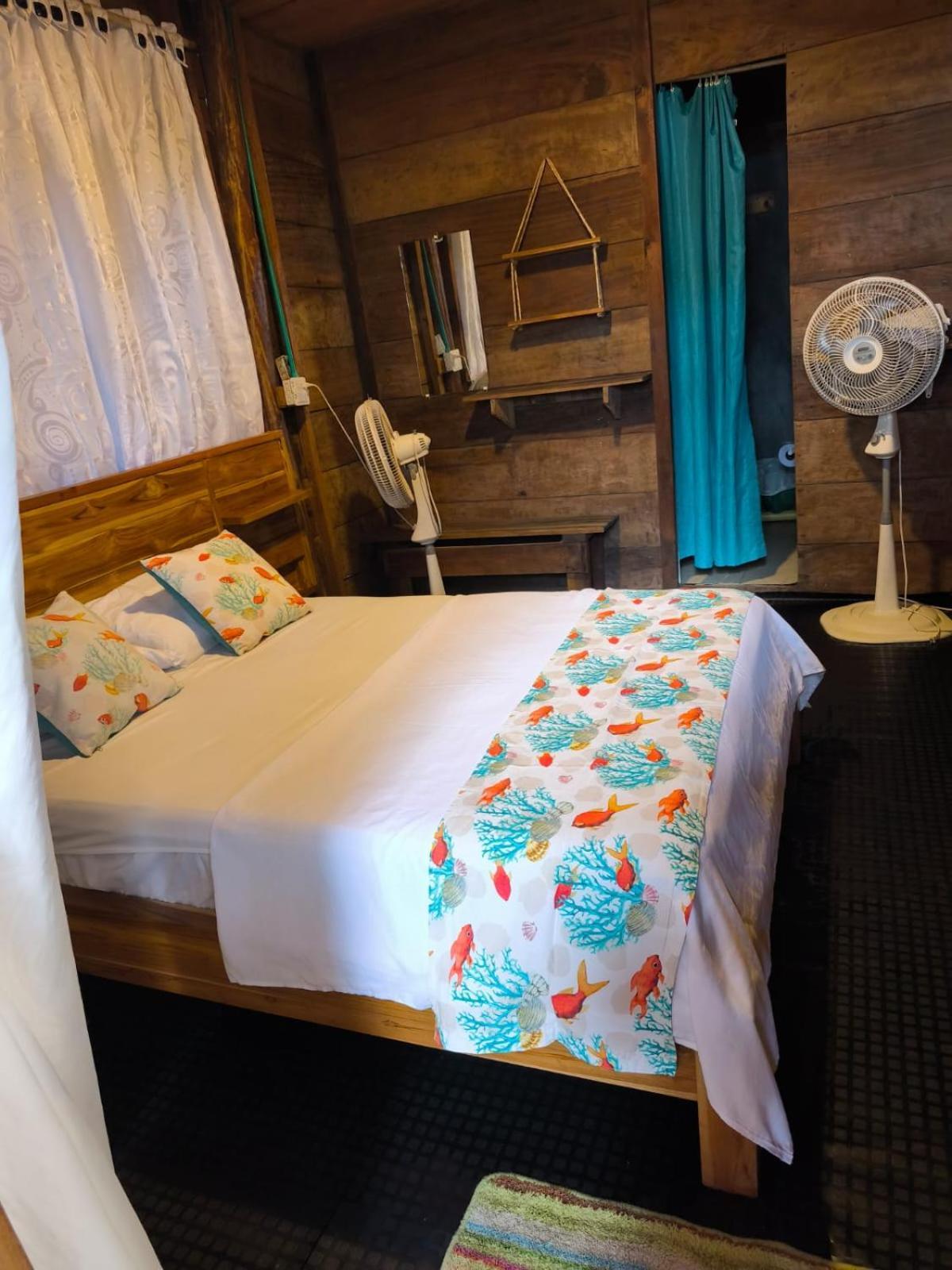Hostal Velero Relax Guachaca Eksteriør bilde